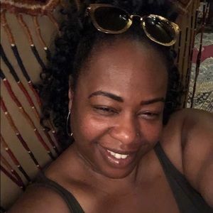 Meet your Posher, Simone